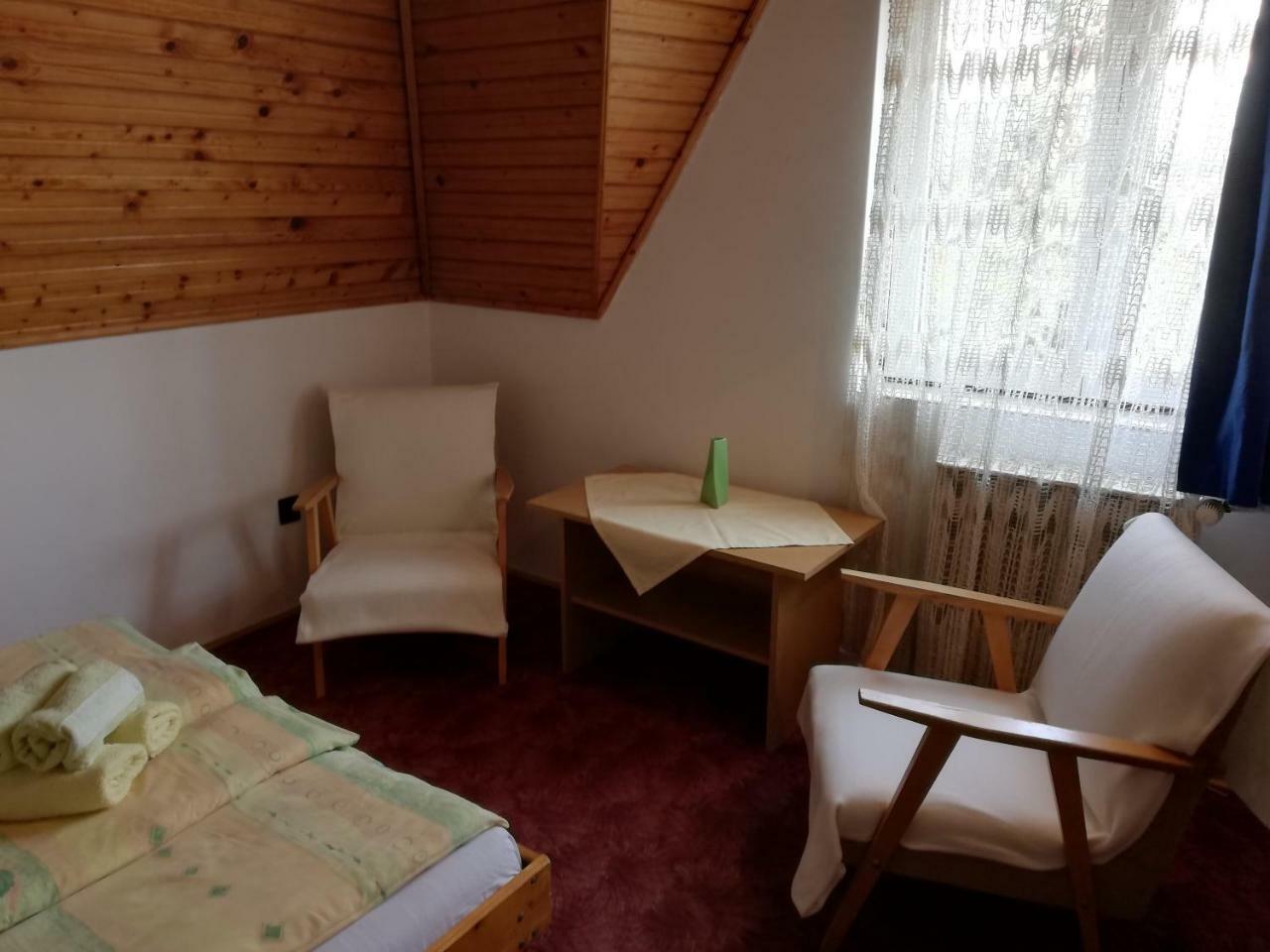 Szekely Szallas Гюла Екстериор снимка